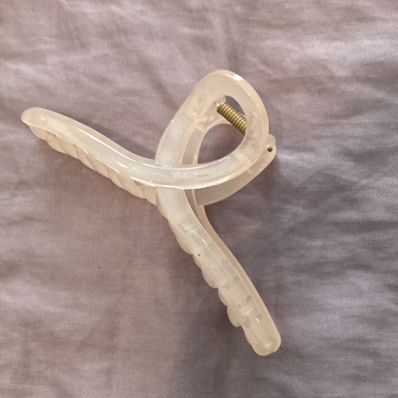 Assortment of Jaw Clips for Hair-Thick Hair - Picture 4 of 5